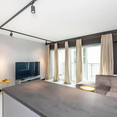 Lägenhet Super-apartamenty International Fair *
