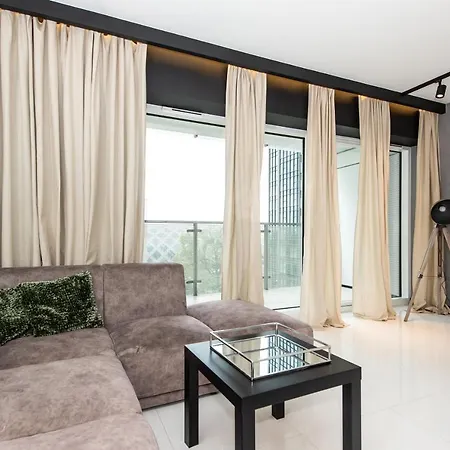 Lägenhet Super-apartamenty International Fair Poznań