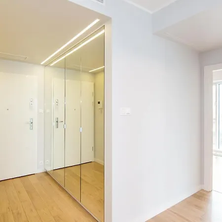 Super-apartamenty International Fair Appartamento *